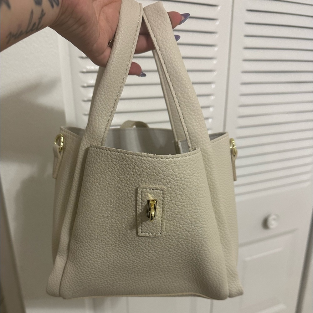 Beige bucket bag